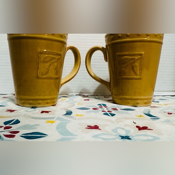 4 Sorrento Wheat by Signature Mugs All Mustard Gold Embossed Leaves 2001 Segura - Picture 2 of 11